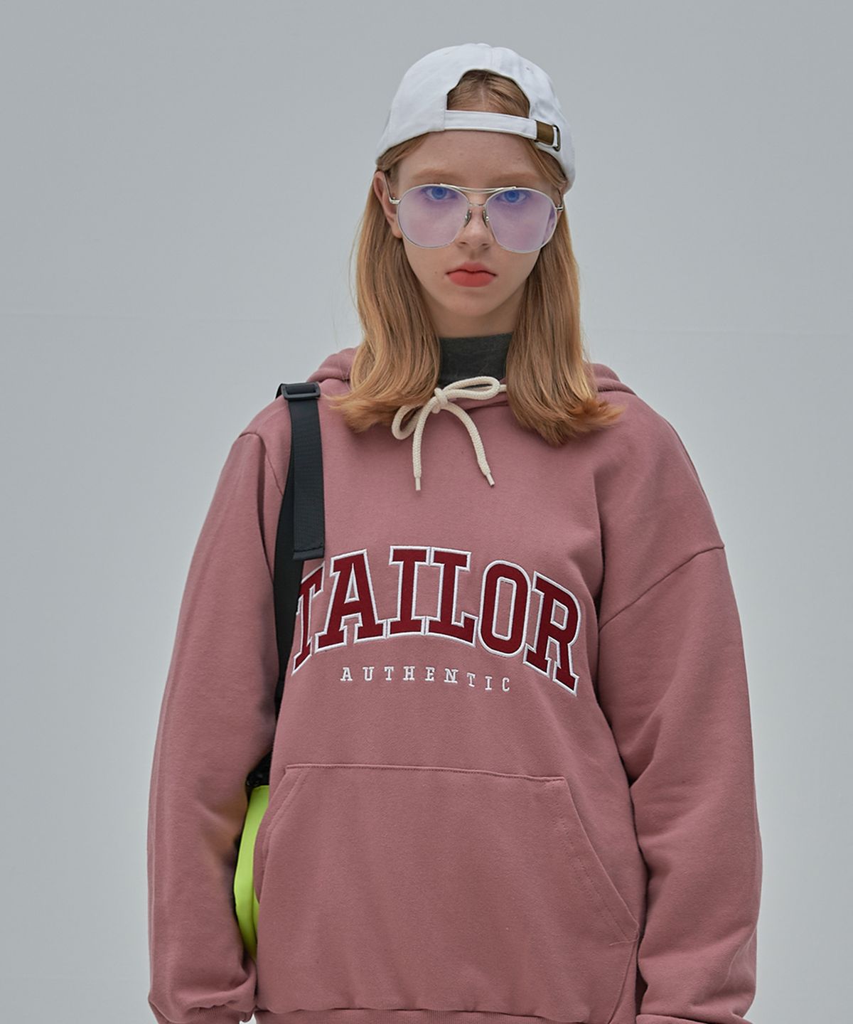 테일러 스튜디오(TAILOR STUDIO) [기모/NO기모] 엔비엘 로고 후드 (인디핑크)