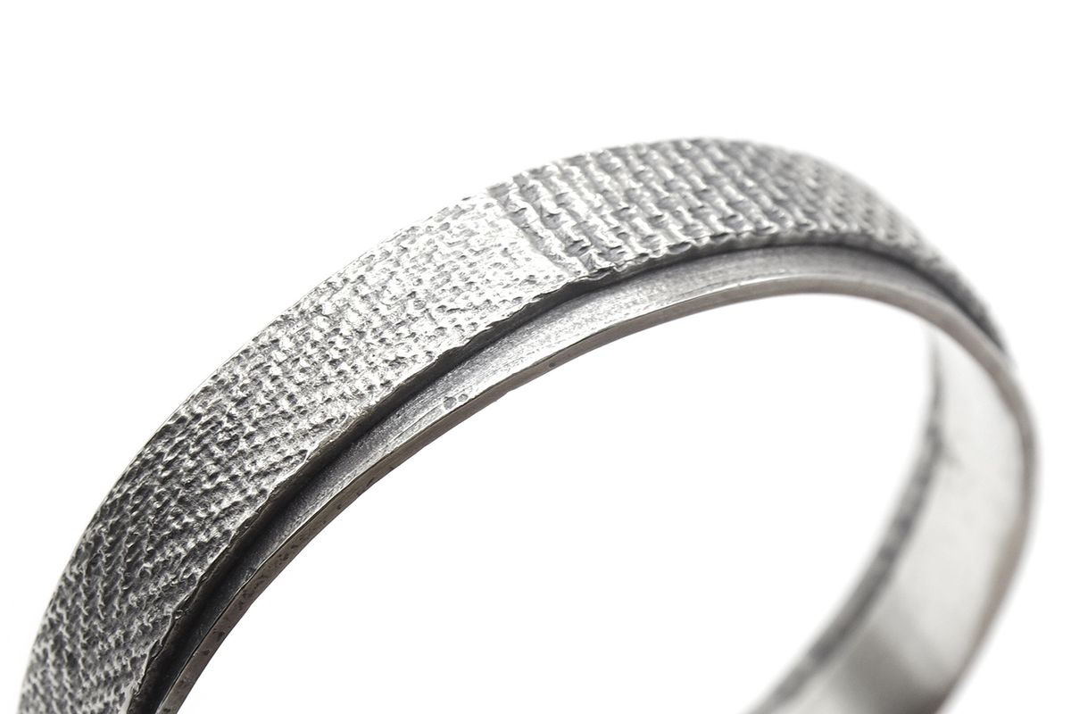 오드콜렛(ODDCOLLET) [SILVER925]Texture band cuffs