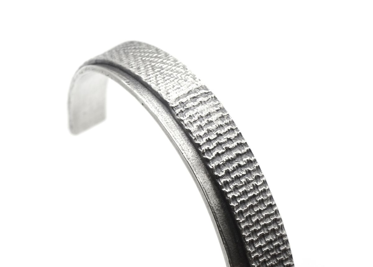오드콜렛(ODDCOLLET) [SILVER925]Texture band cuffs