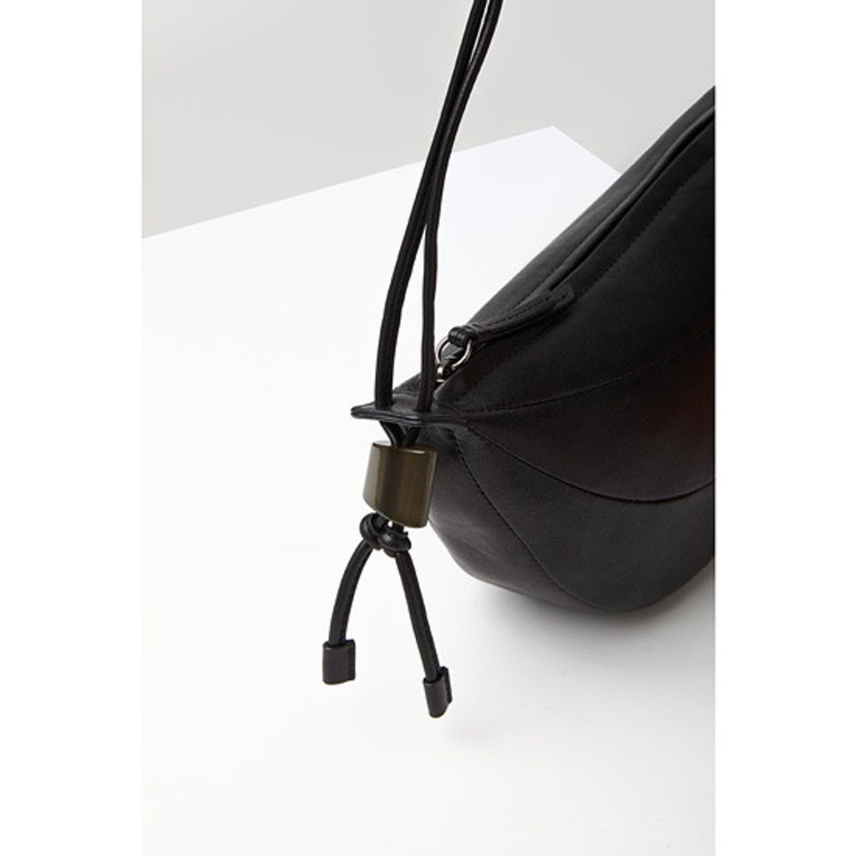 아카이브앱크(ARCHIVEPKE) Small fling bag(Deep sleep)_OVBAX25001BLK
