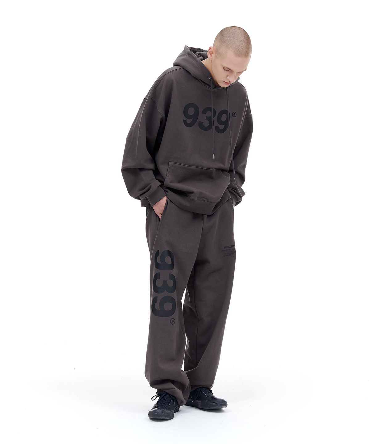 아카이브 볼드(ARCHIVE BOLD) 939 LOGO HOOD (DARK GRAY)