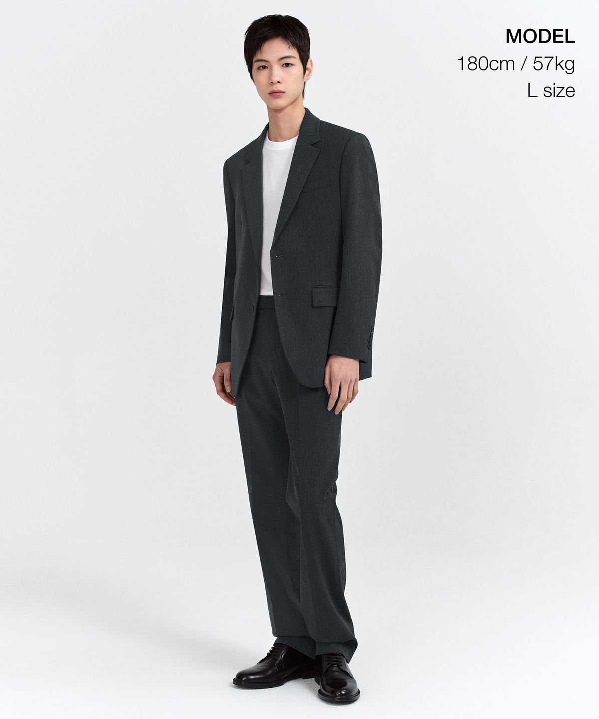 무신사 스탠다드(MUSINSA STANDARD) 릴렉스드 베이식 블레이저 [차콜 그레이]
