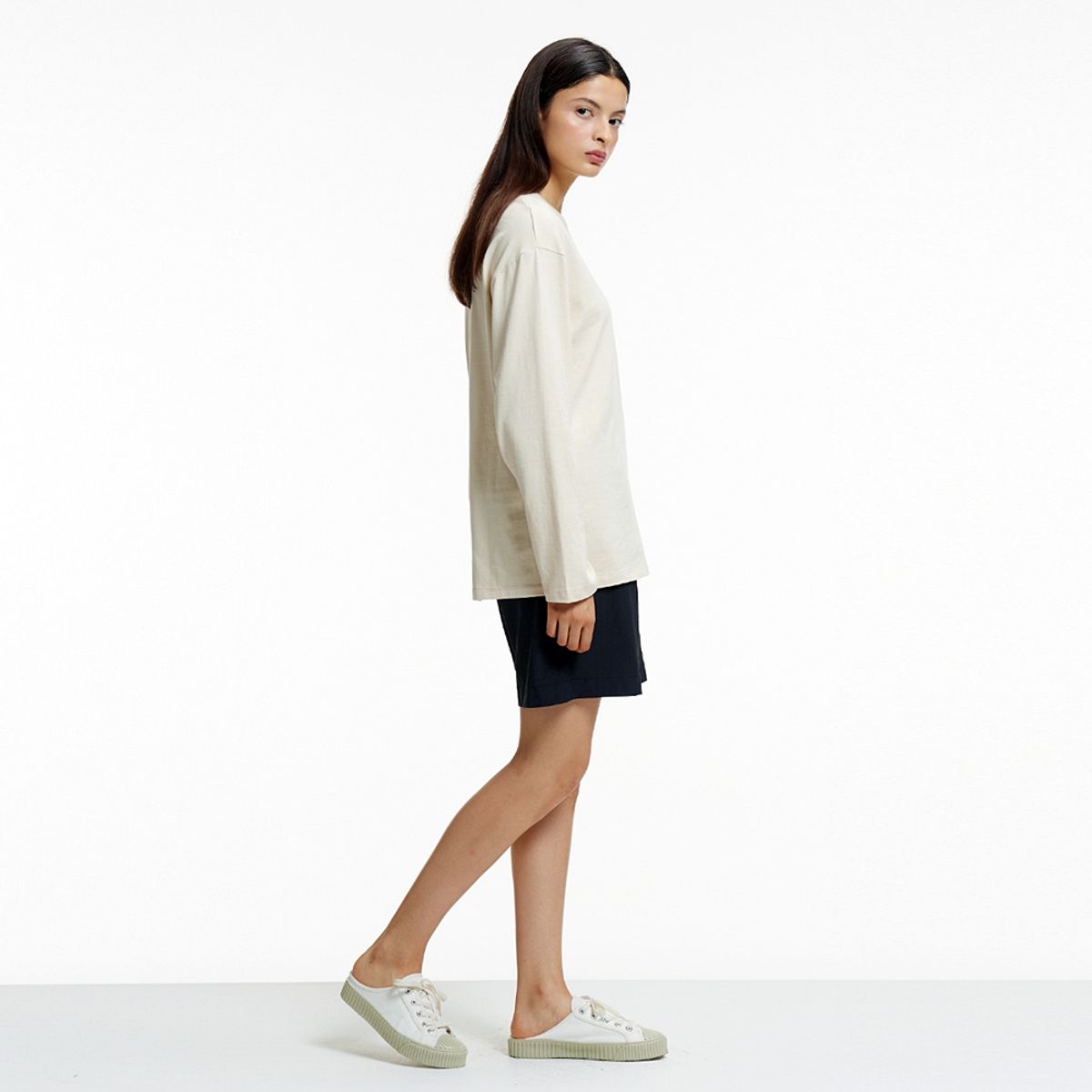 핀블랙(PINBLACK) PIN LOOSE FIT T-SHIRTS IVORY