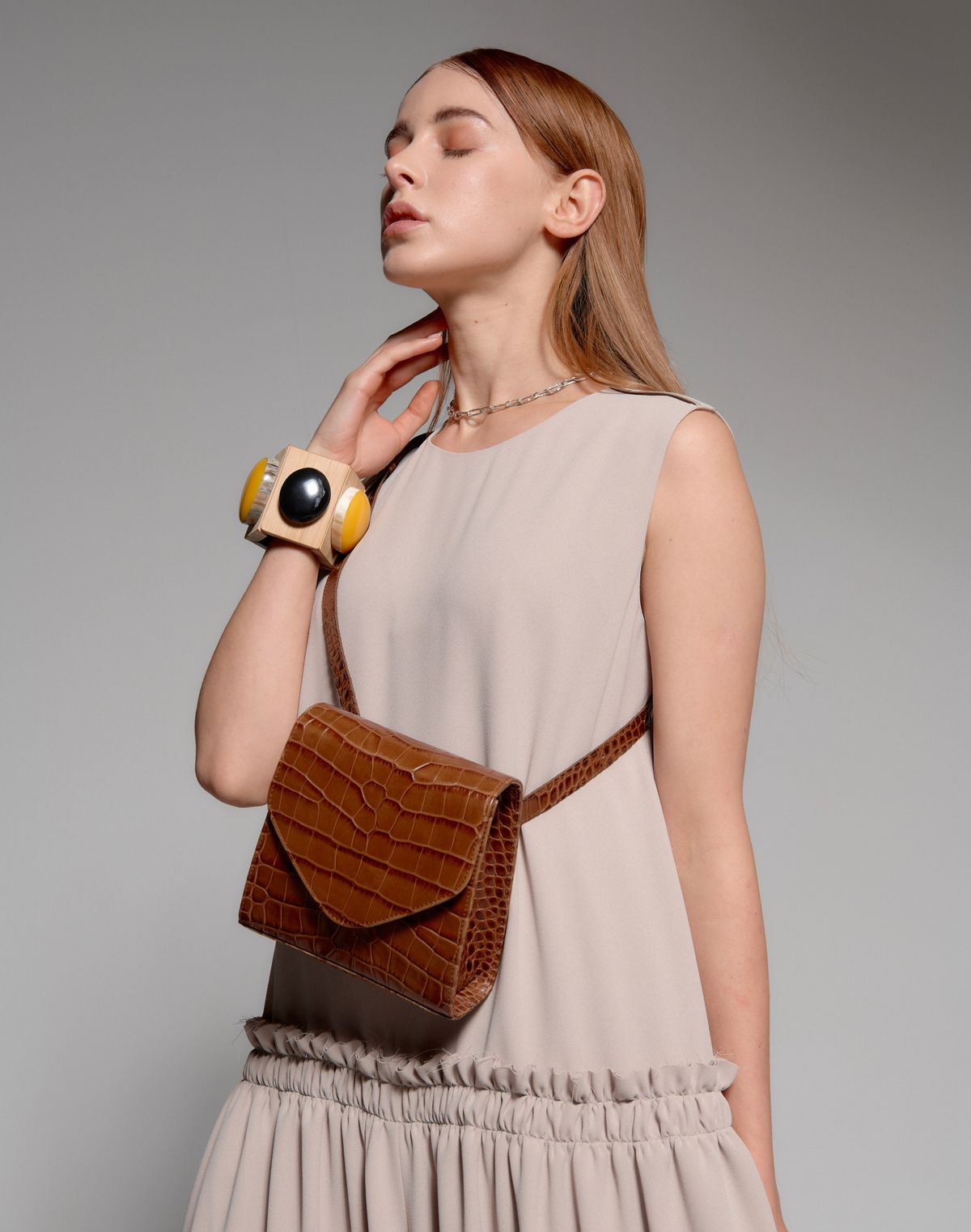 썸띵굿(SOMETHING GOOD) VELO Belt Bag_BROWN
