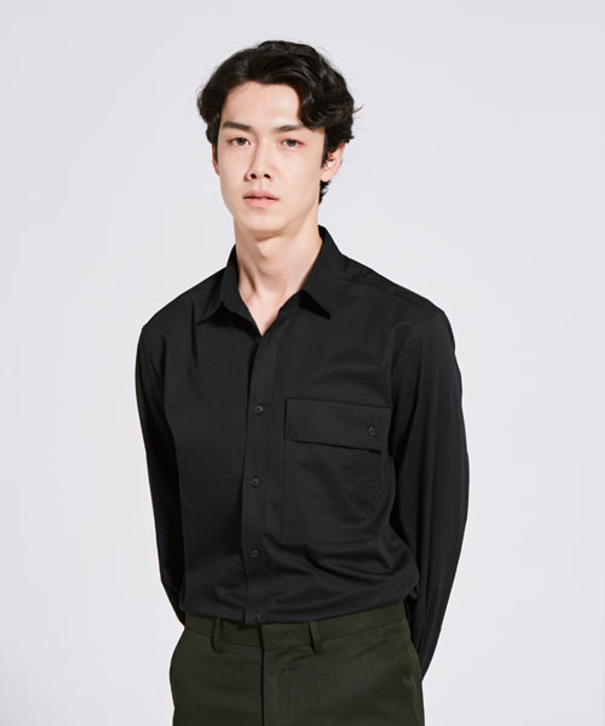 모스(MOTH) 포켓 디테일 셔츠_블랙