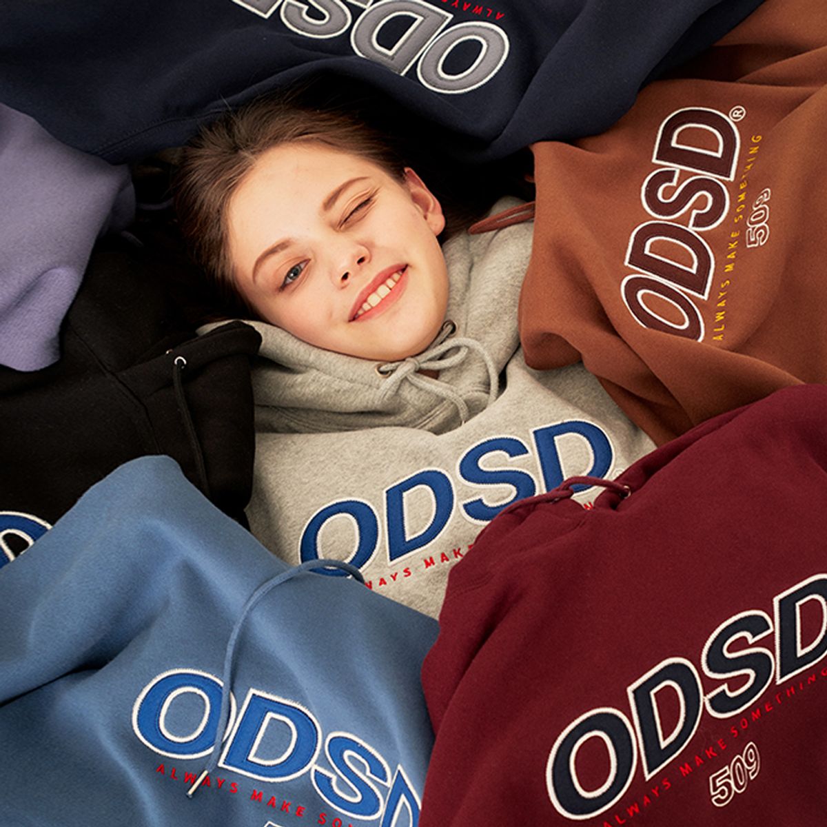 오드스튜디오(ODDSTUDIO) ODSD 로고 아플리케 후드 - 8COLOR