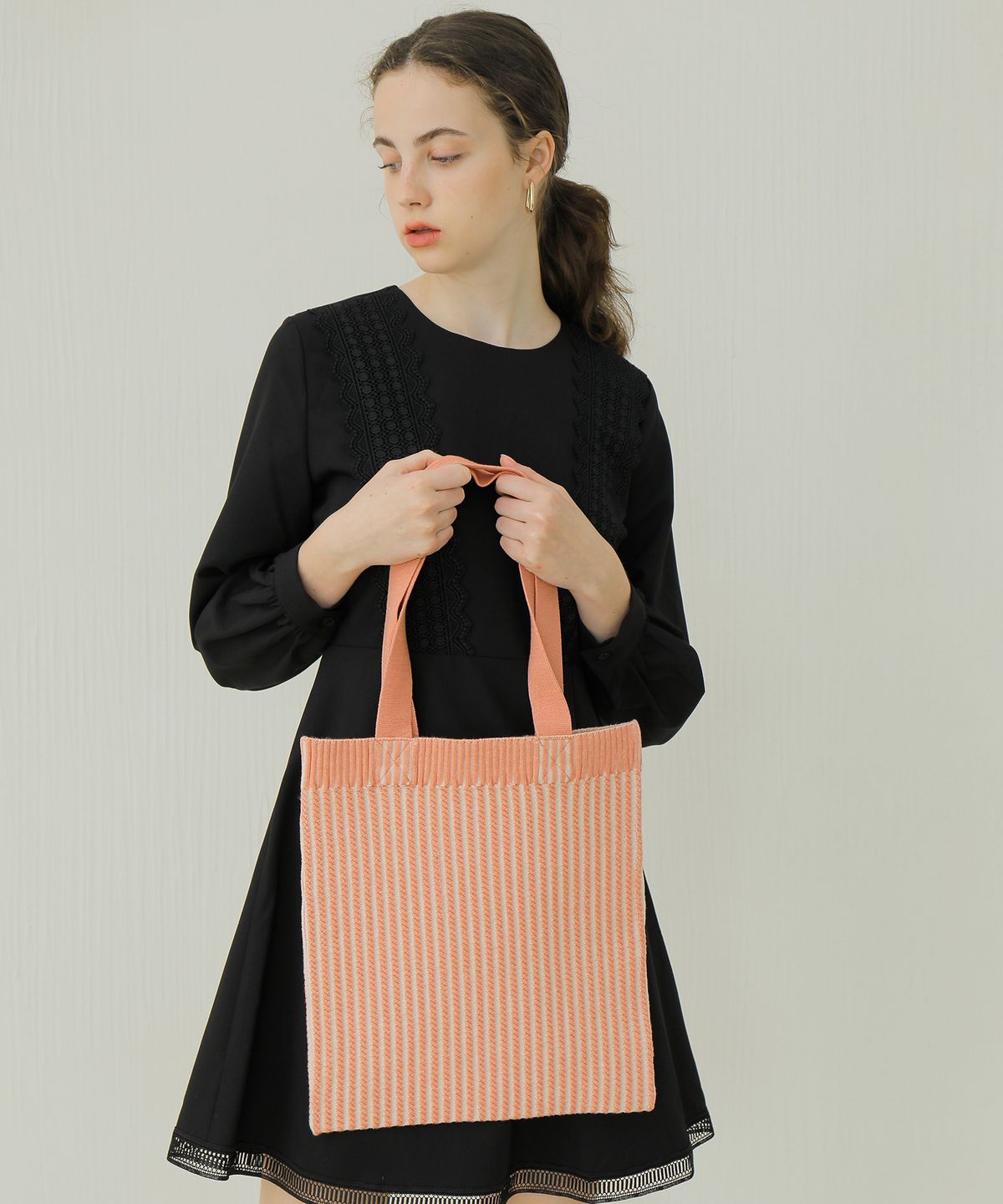 엽페(YUPPE) TWIST KNIT BAG_PINK