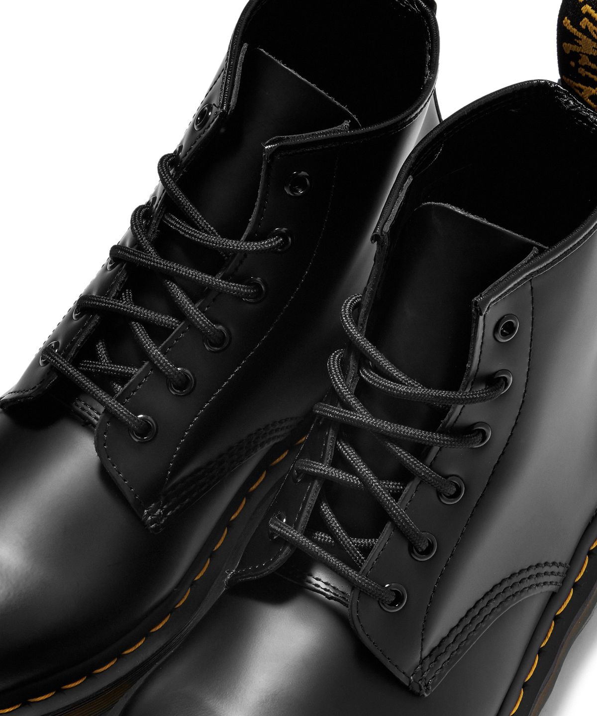 닥터마틴(DR.MARTENS) 101 6홀 스티치 부츠 블랙 / 26230001