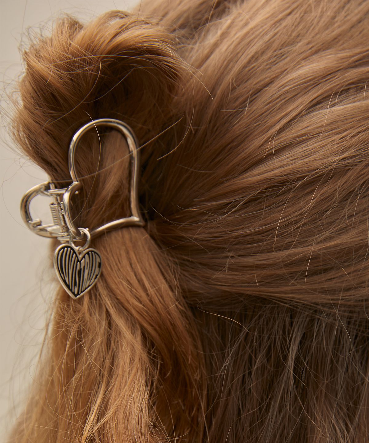 러브이즈트루(LUVISTRUE) PO HEART PIN(SILVER)
