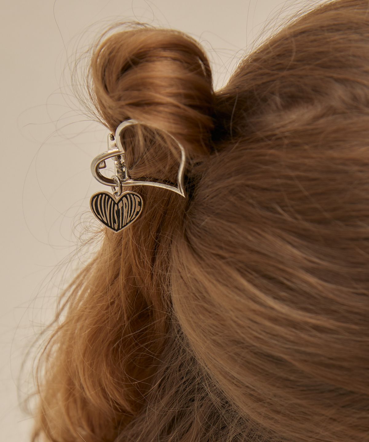 러브이즈트루(LUVISTRUE) PO HEART PIN(SILVER)