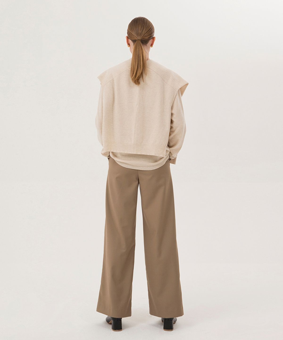 논로컬(NONLOCAL) Wholegarment Shawl - Beige