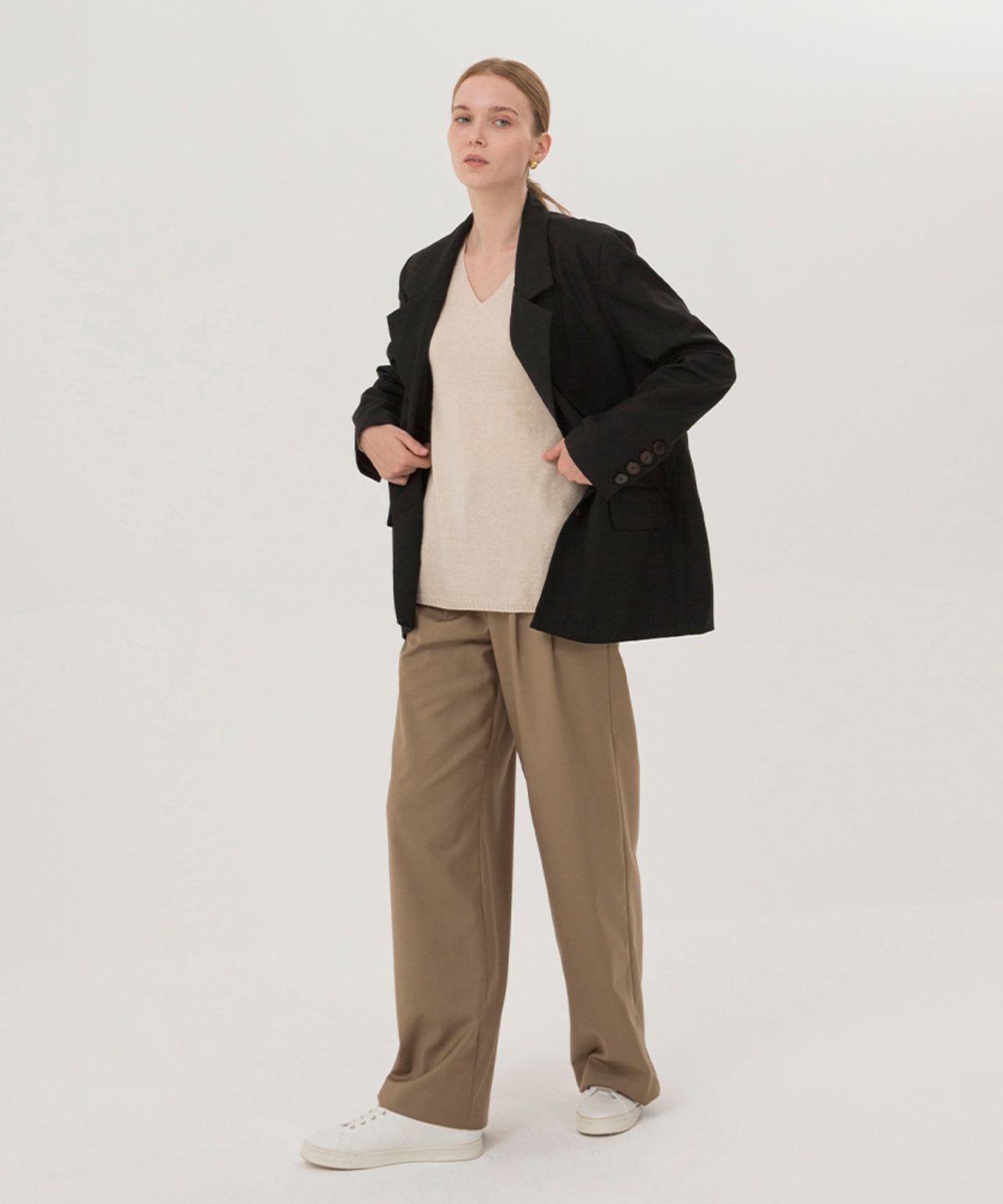 논로컬(NONLOCAL) V-Neck Knit - Beige