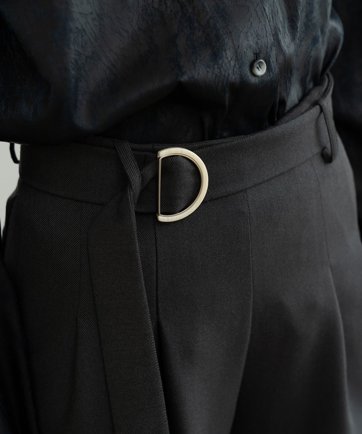 리이(RE RHEE) STRAIGHT WIDE LEG SLACKS TROUSERS DY