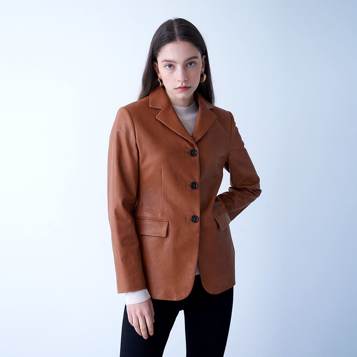 핀블랙(PINBLACK) VEGETABLE LAMBSKIN SLIM JACKET CAMEL