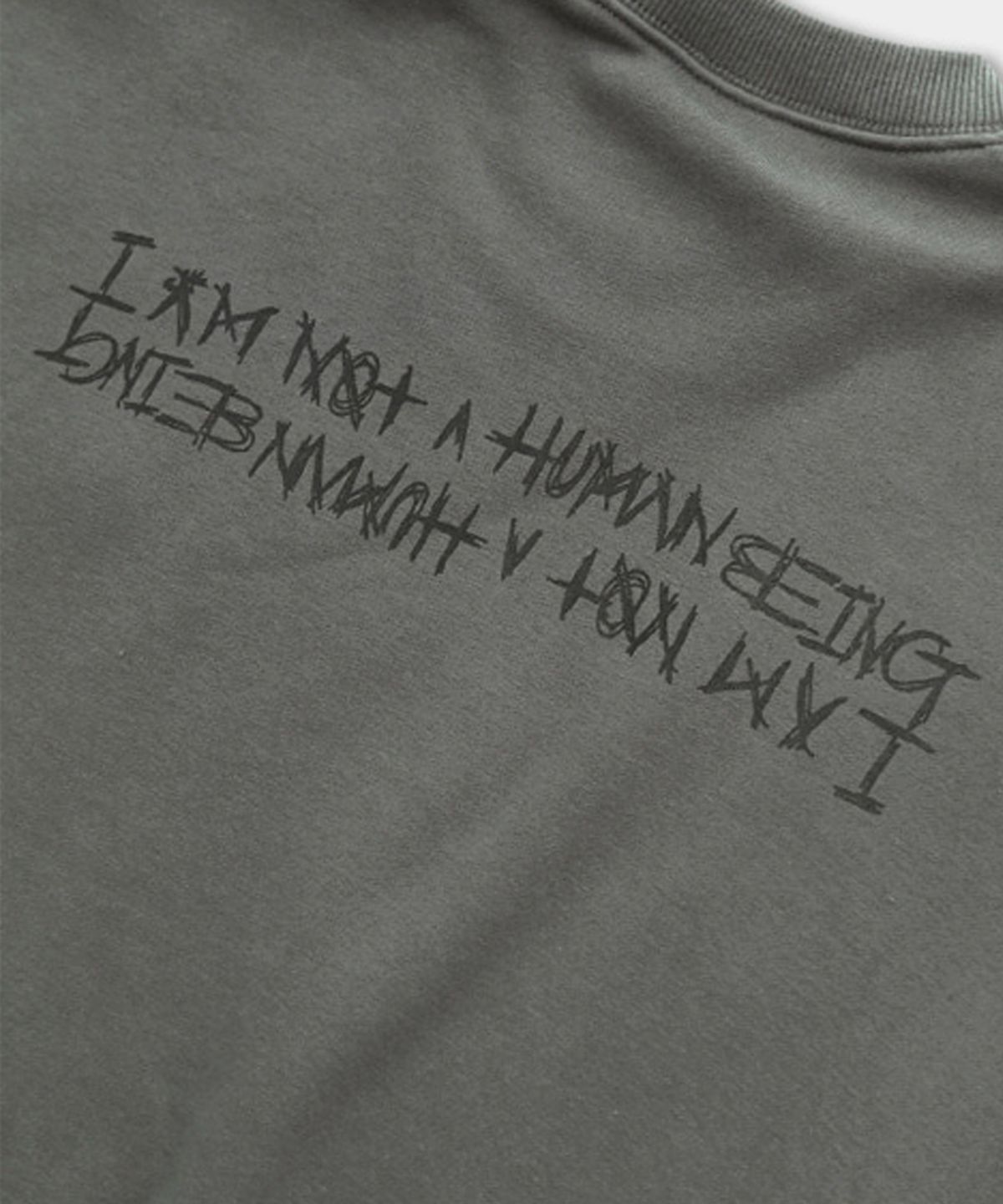 아임낫어휴먼비잉(I AM NOT A HUMAN BEING) BASIC LOGO SWEATSHIRTS - CHARCOAL