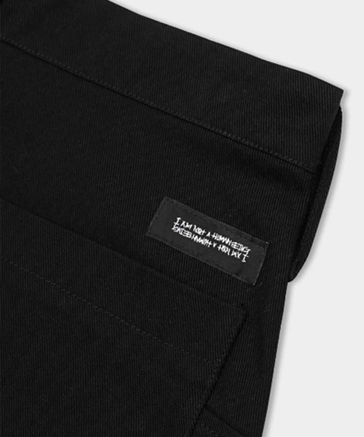 아임낫어휴먼비잉(I AM NOT A HUMAN BEING) POCKET DETAIL JEANS - BLACK