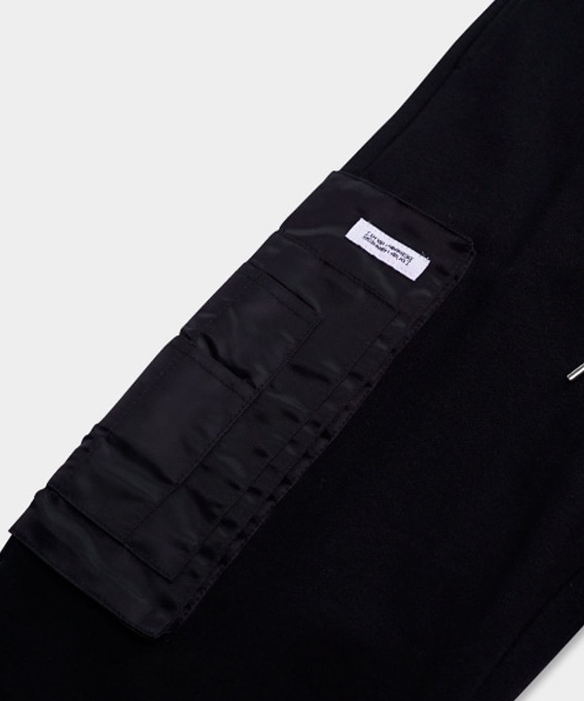 아임낫어휴먼비잉(I AM NOT A HUMAN BEING) POCKET DETAIL SWEATPANTS - BLACK