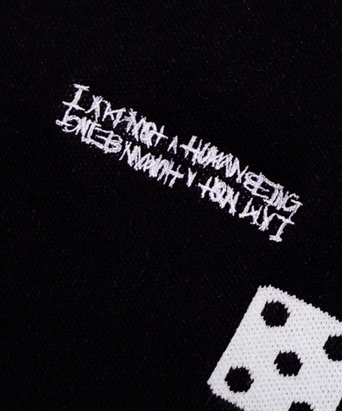 아임낫어휴먼비잉(I AM NOT A HUMAN BEING) DICE KNIT - BLACK