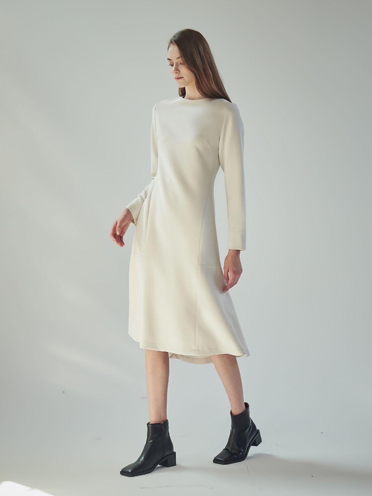 아쿠드(ACUD) MERMAID LINE FLARED MIDI DRESS_BLACK