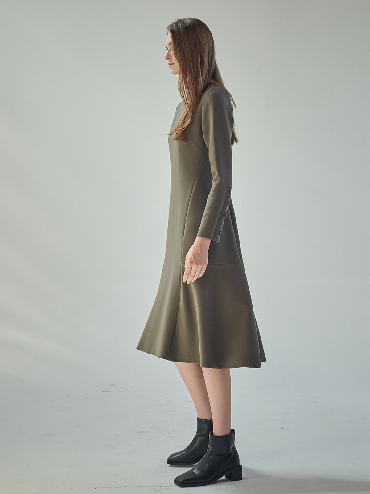 아쿠드(ACUD) MERMAID LINE FLARED MIDI DRESS_D.BROWN