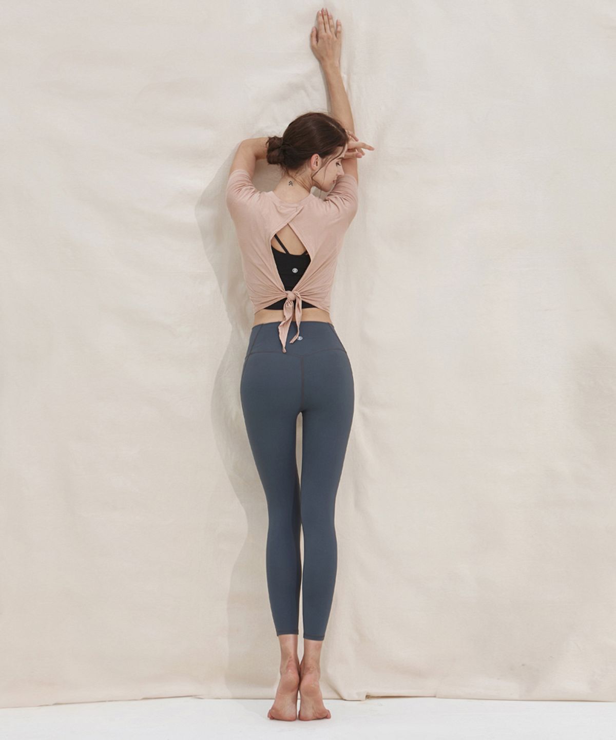 데비웨어(DEVIWEAR) 플립 커버 뒷묶음 티 DEVI-T0043-베이지
