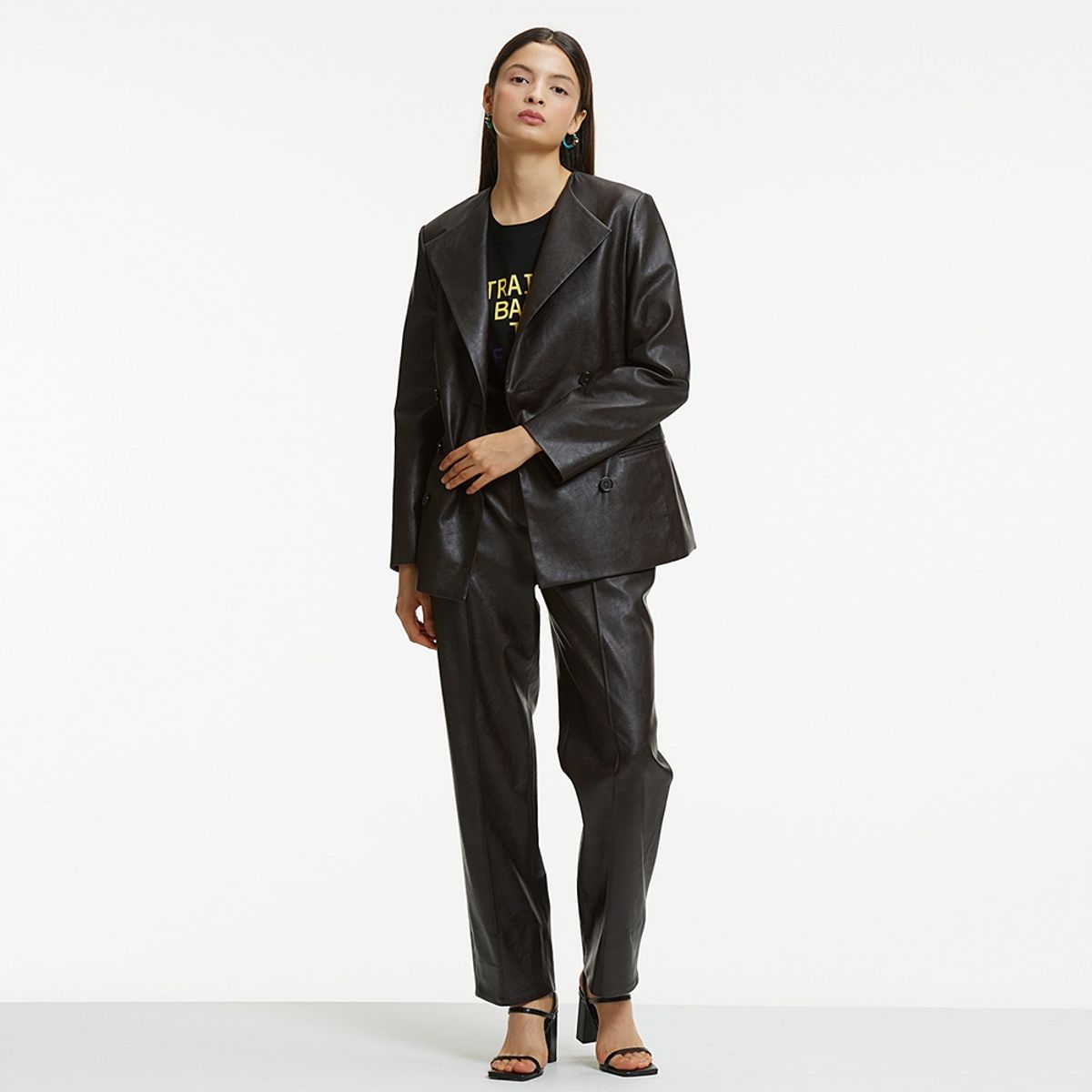 핀블랙(PINBLACK) FAKE LEATHER PINTUCK WIDE PANTS BROWN