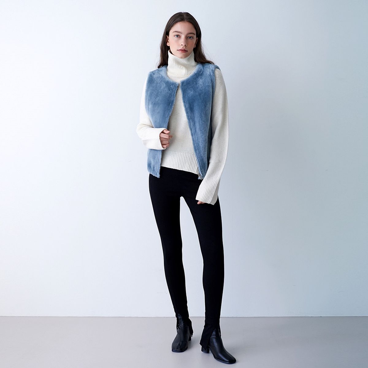 핀블랙(PINBLACK) REAL MUSTANG VEST MINT
