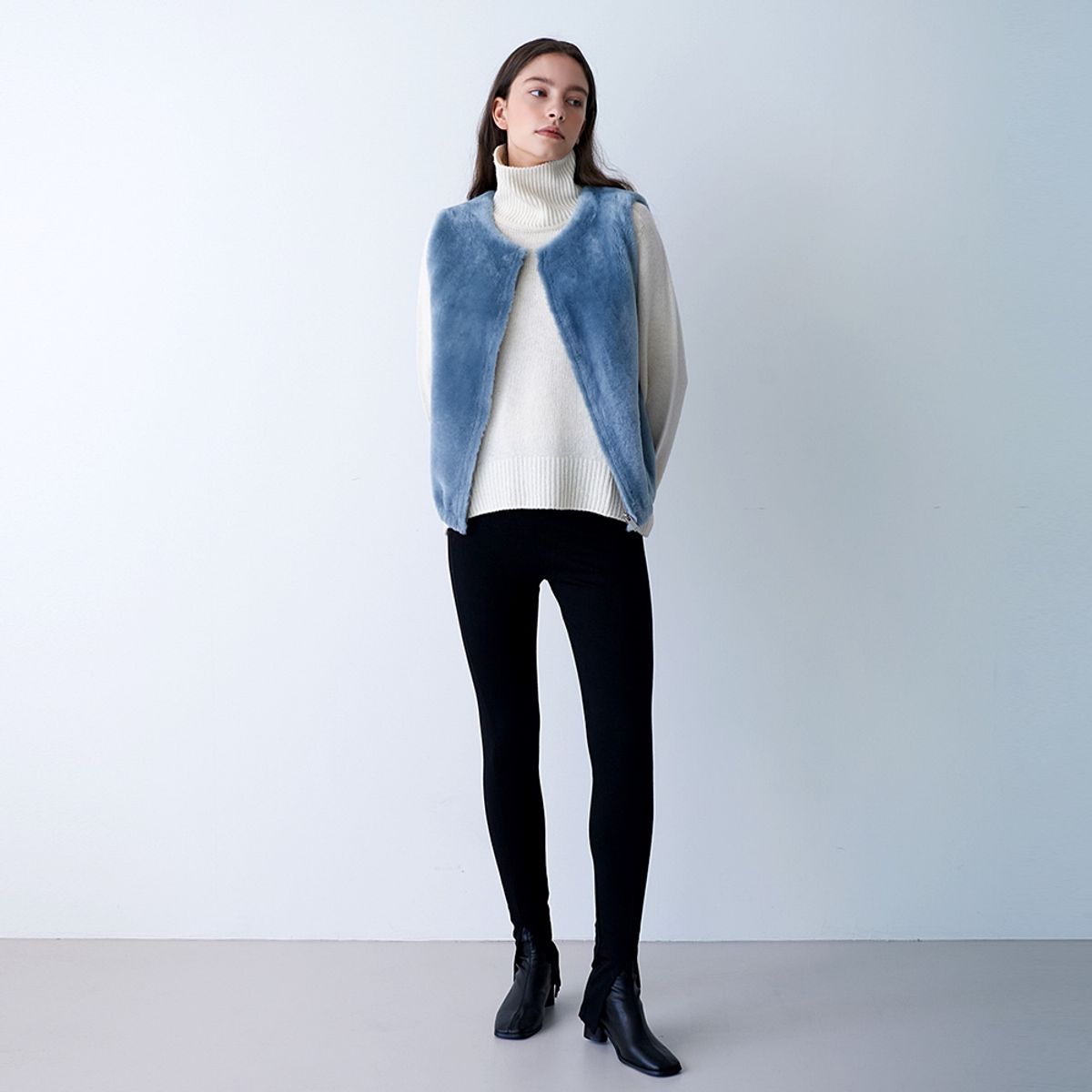 핀블랙(PINBLACK) REAL MUSTANG VEST MINT