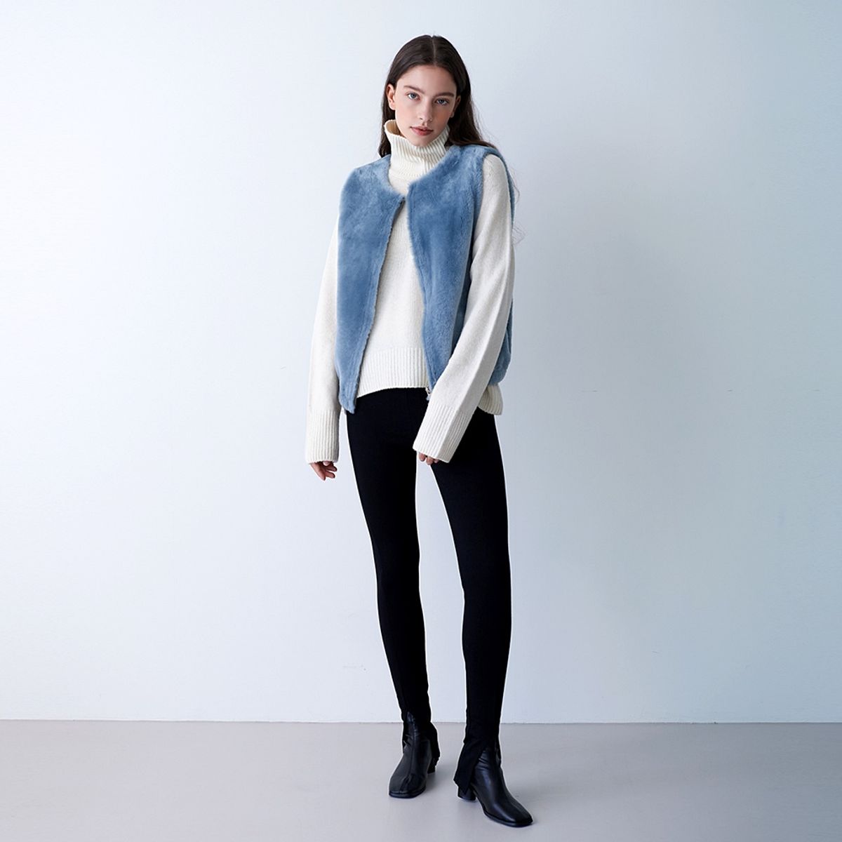 핀블랙(PINBLACK) REAL MUSTANG VEST MINT