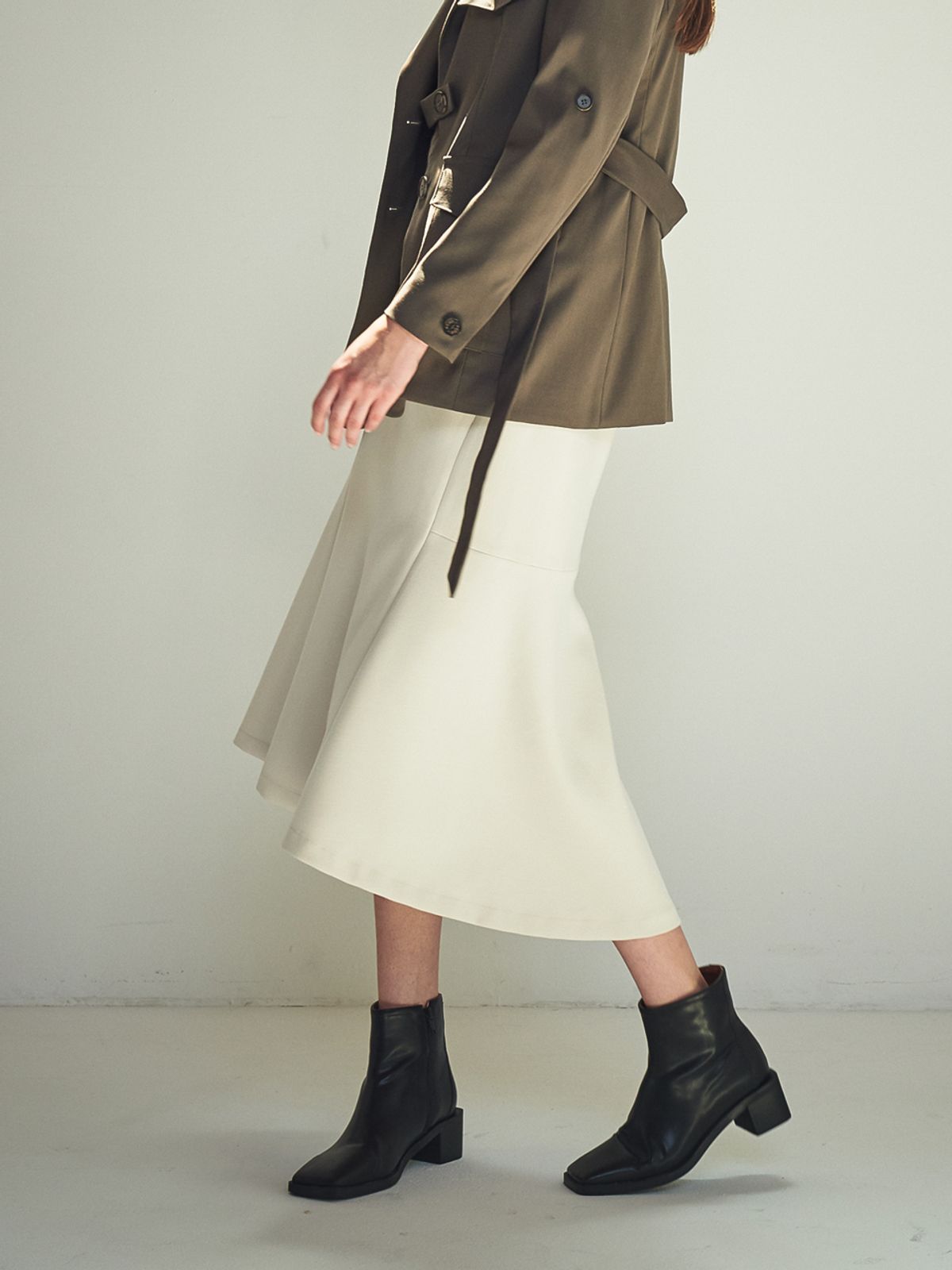 아쿠드(ACUD) MERMAID LINE FLARED SKIRT_BLACK