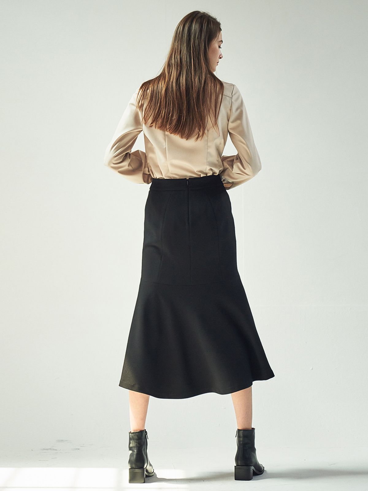 아쿠드(ACUD) MERMAID LINE FLARED SKIRT_BLACK