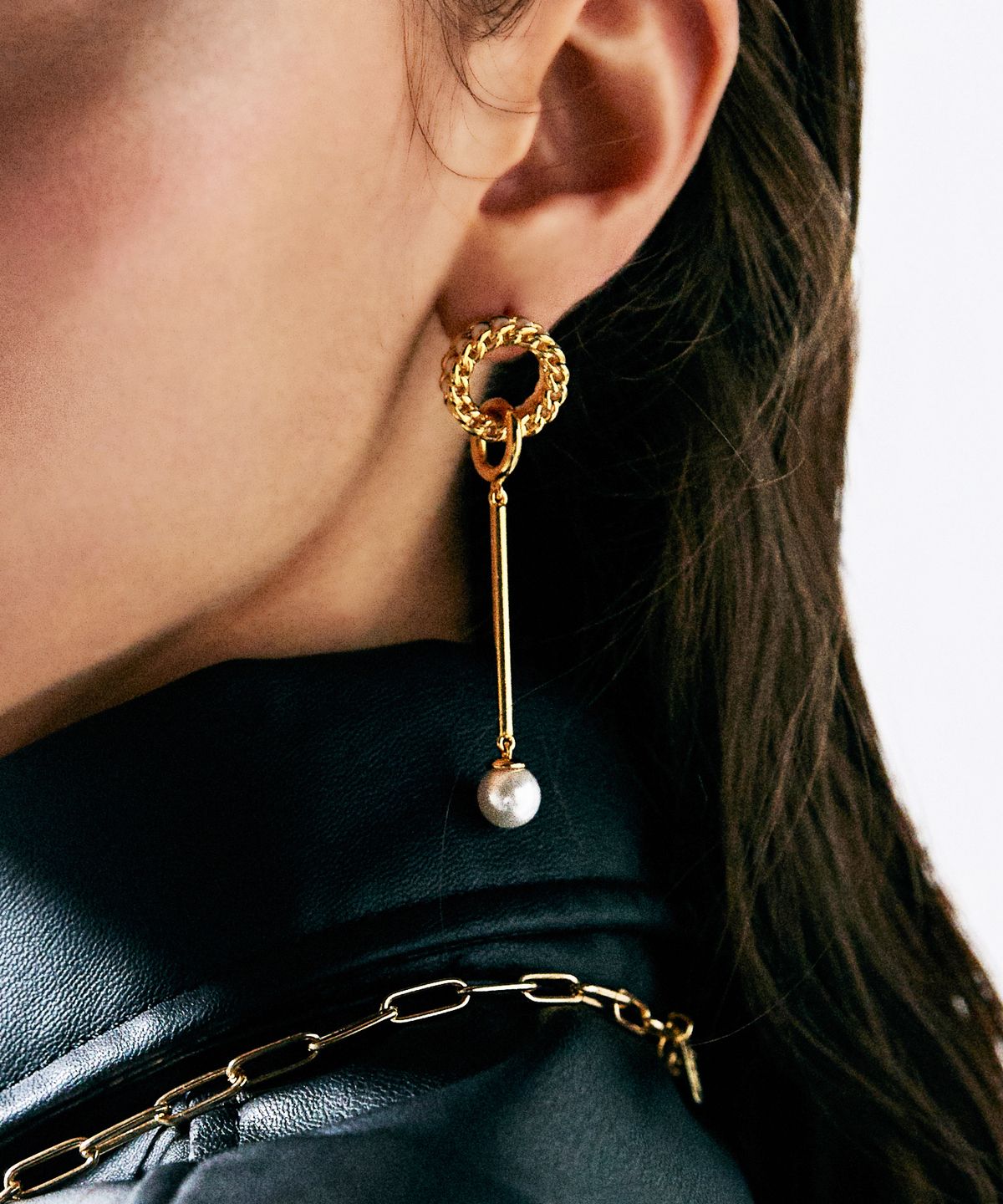 일레란느(ILLE LAN) GENTLER UNBALANCE EARRINGS