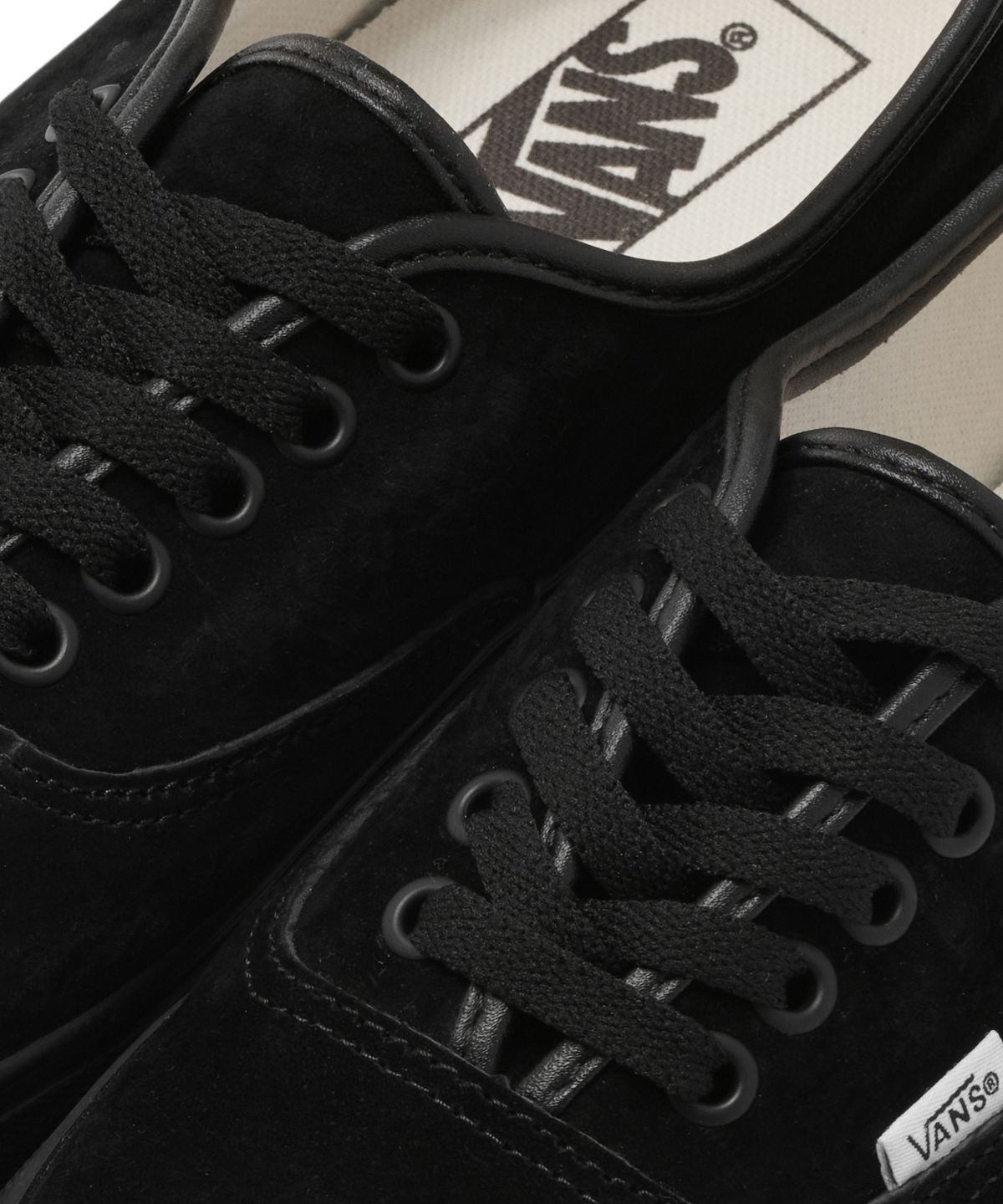 반스(VANS) 어센틱 - (피그 스웨이드) 블랙:블랙 / VN0A2Z5I18L1