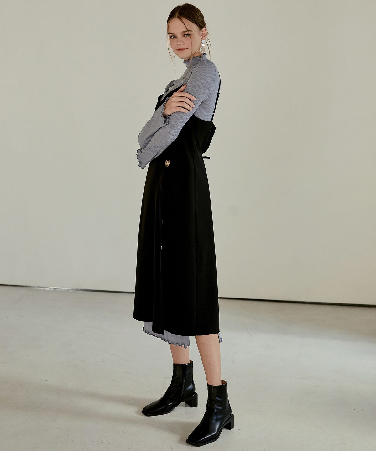 에트몽(ETMON) Slip Button Point Dress  Black
