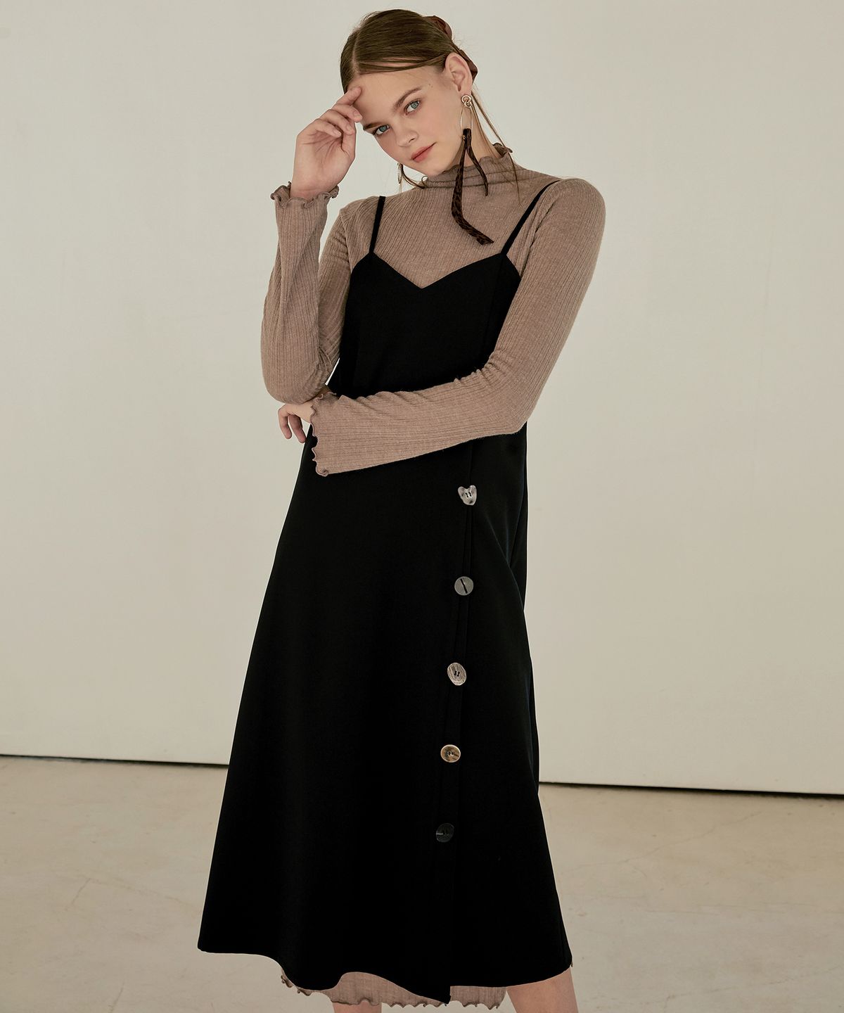 에트몽(ETMON) Slip Button Point Dress  Black