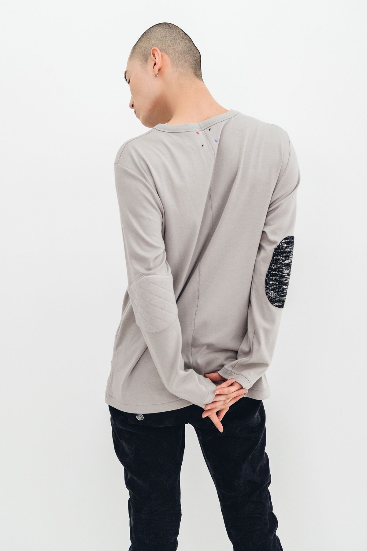 모빈스알(MOVINS.R) AXIO UNBAL EMBO TOP CLASSIC GREY