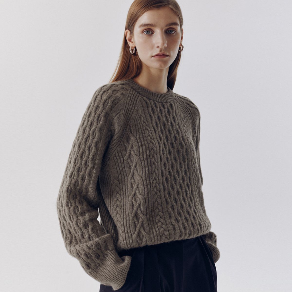 던스트(DUNST) BABY ALPACA CABLE KNIT MELANGE GREIGE_UDSW0F211W2