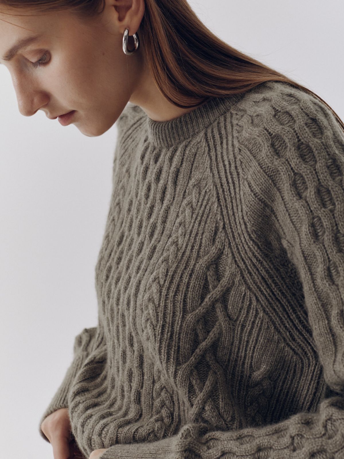 던스트(DUNST) BABY ALPACA CABLE KNIT MELANGE GREIGE_UDSW0F211W2