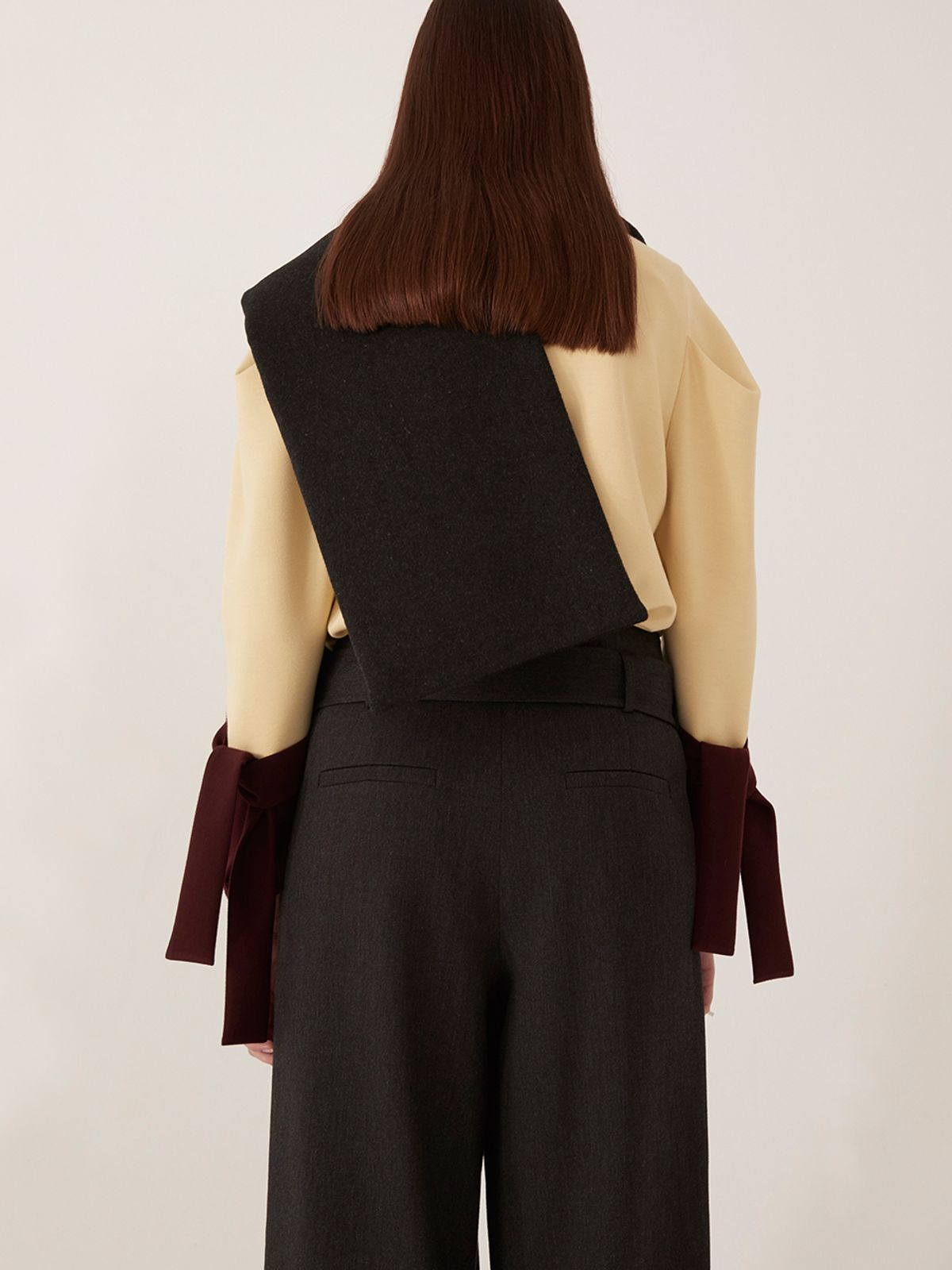 르이엘(LE YIEL) Tuck Detail Long Pants_Melange Grey 턱 디테일 롱 팬츠_멜란지 그레이