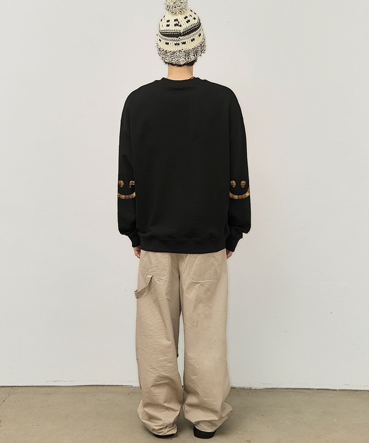 그레이버(GRAVER) [UNISEX]엘보우 스마일드로잉 맨투맨_5color