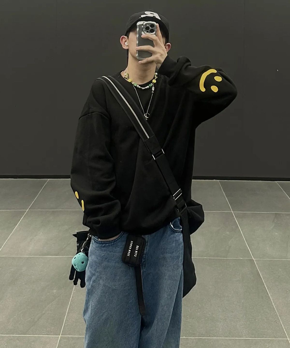 그레이버(GRAVER) [UNISEX]엘보우 스마일드로잉 맨투맨_5color