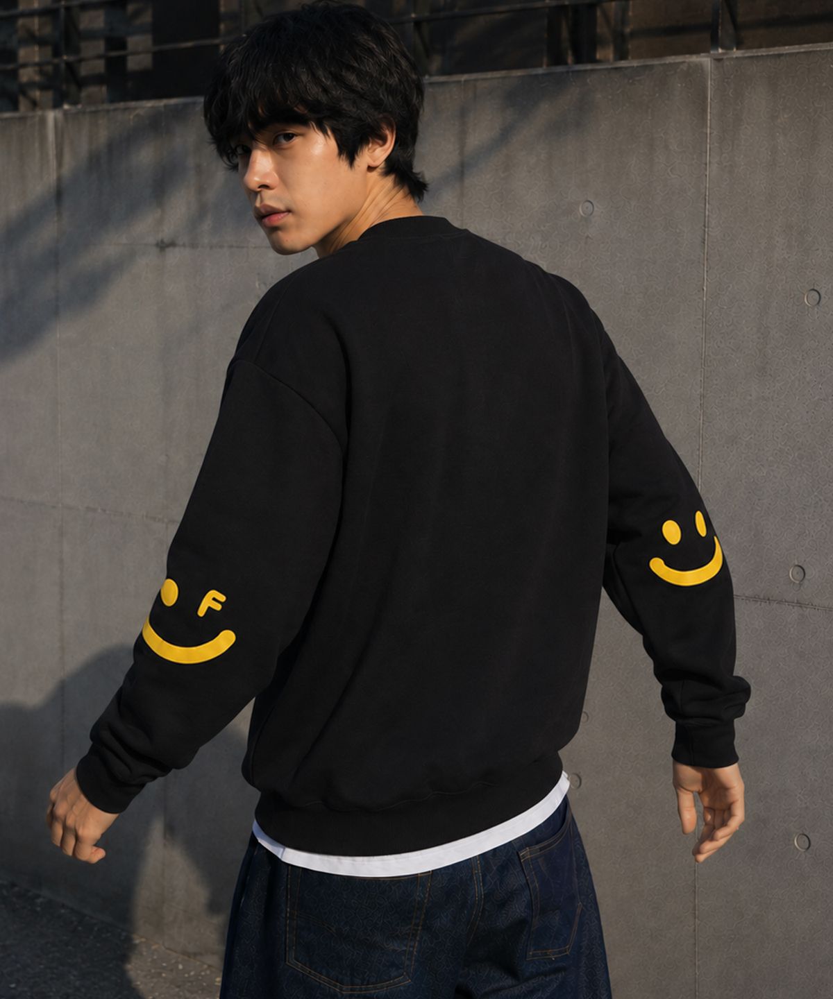 그레이버(GRAVER) [UNISEX]엘보우 스마일드로잉 맨투맨_5color