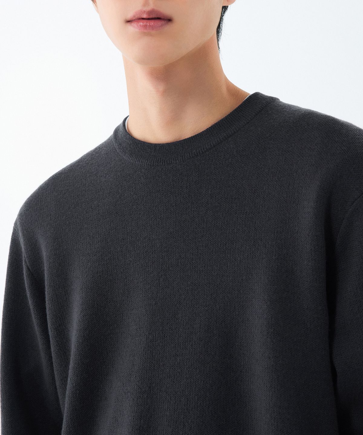 무신사 스탠다드(MUSINSA STANDARD) 미니멀 크루 넥 니트 [다크 그레이]