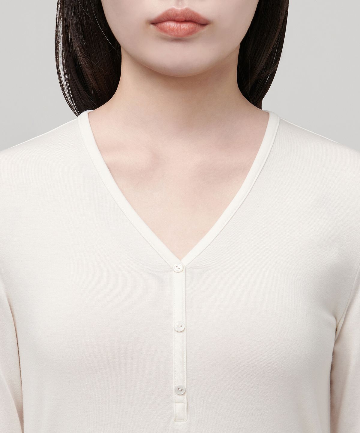무신사 스탠다드 우먼(MUSINSA STANDARD WOMAN) 우먼즈 텐셀 와이넥 긴소매 티셔츠 [크림]
