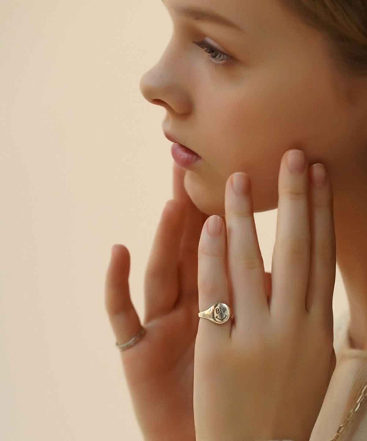 봉보(BONBEAU) Kitsch smile face point bold signet Ring 볼드 스마일 페이스 포인트 골드 반지