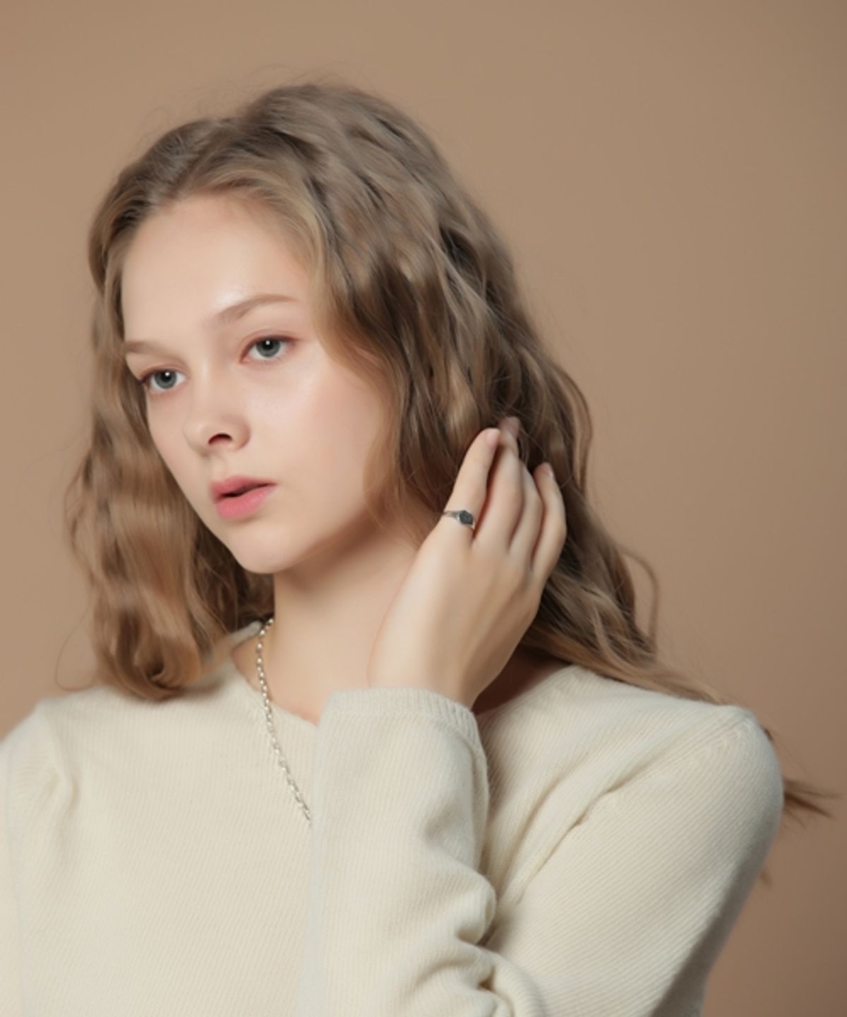 봉보(BONBEAU) Kitsch smile face point mini signet Ring 미니 스마일 페이스 포인트 골드 반지