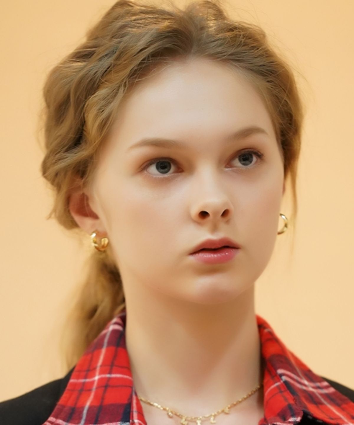 봉보(BONBEAU) BONBEAU Kitsch smile gold hoop Earrings 스마일 볼드링 골드 귀걸이