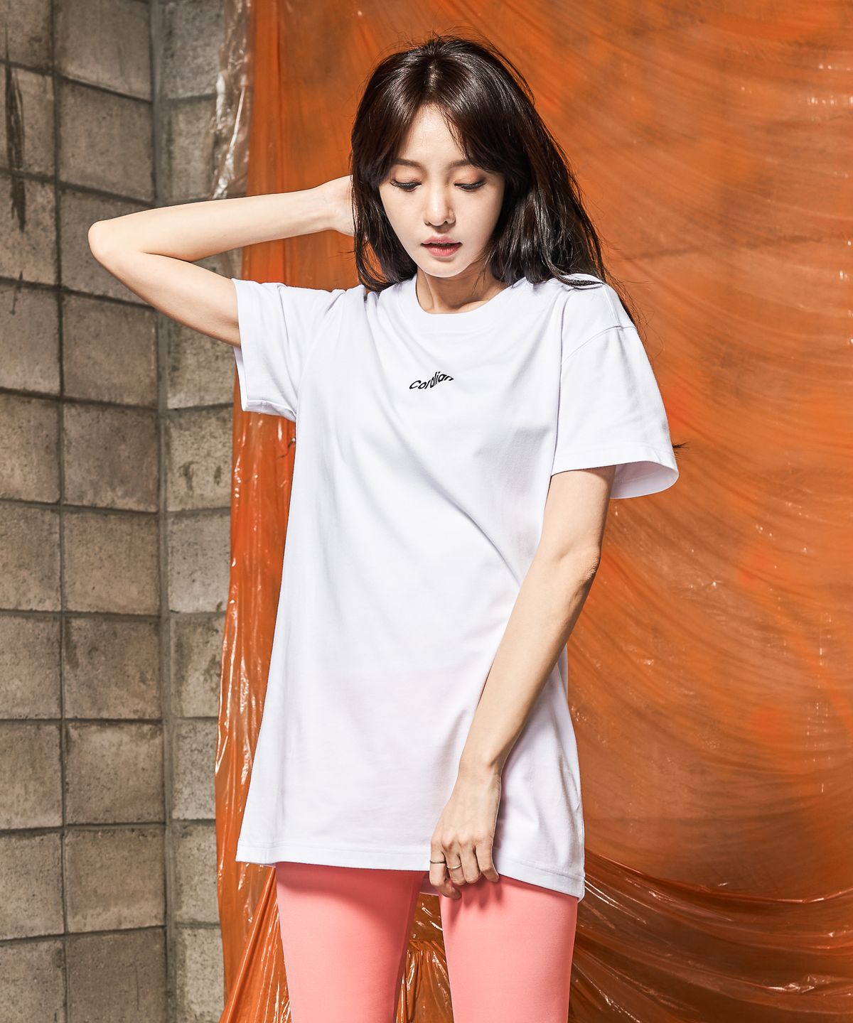 코랄리안(CORALIAN) 런오프 여성 아웃트라인 루즈핏 반팔티 화이트