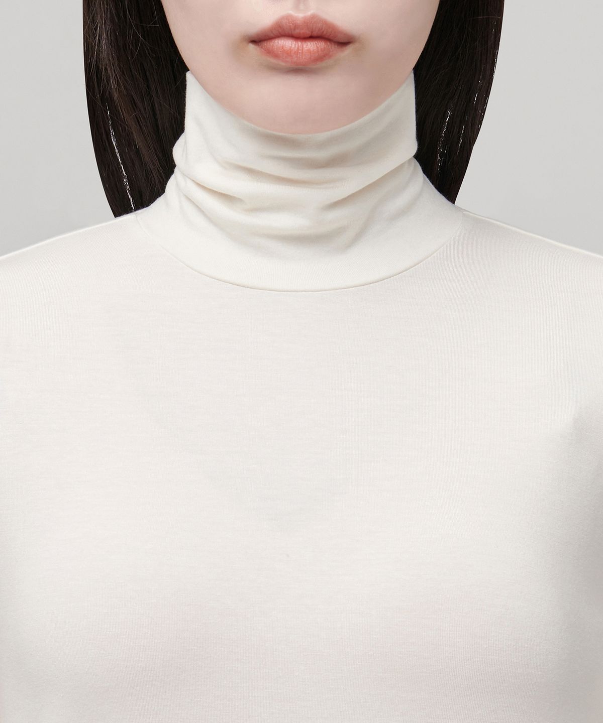 무신사 스탠다드 우먼(MUSINSA STANDARD WOMAN) 우먼즈 텐셀 슬림 터틀 넥 티셔츠 [크림]