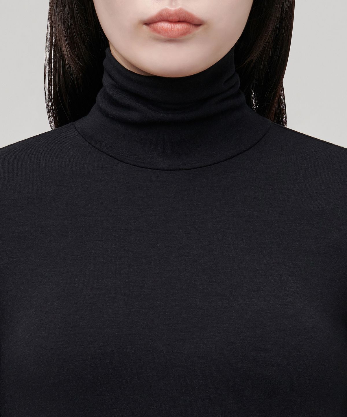 무신사 스탠다드 우먼(MUSINSA STANDARD WOMAN) 우먼즈 텐셀 슬림 터틀 넥 티셔츠 [블랙]